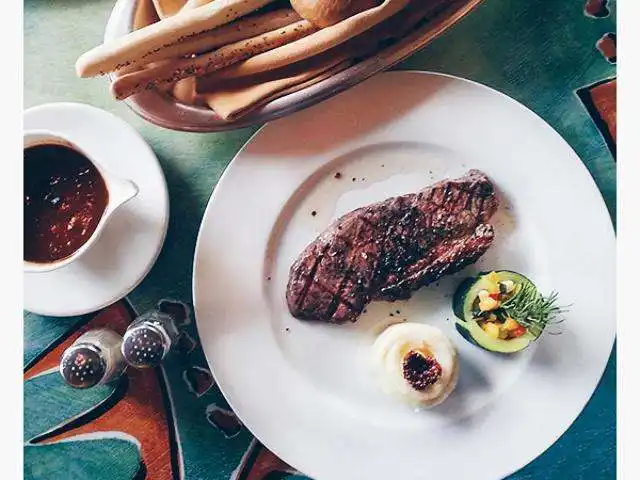 Gambar Makanan Bruschetta - Hotel Borobudur 19