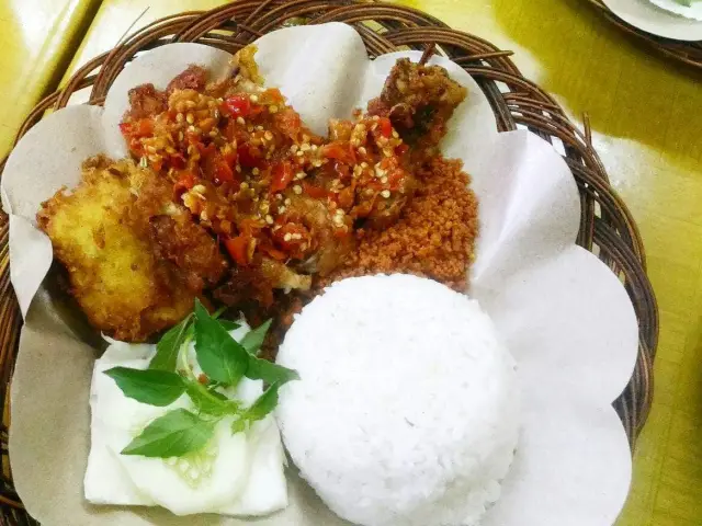 Gambar Makanan Bebek Goreng Kremes Monggo 11