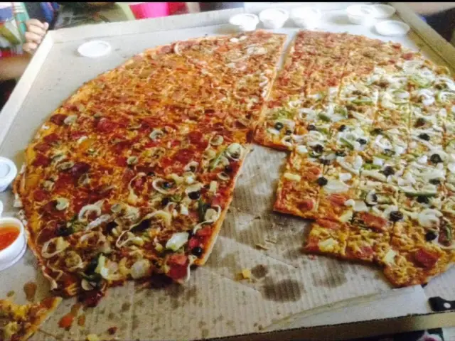 Jugno's Monster Pizza Food Photo 9