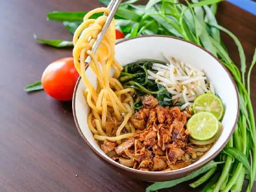 Mie Kangkung Puteri