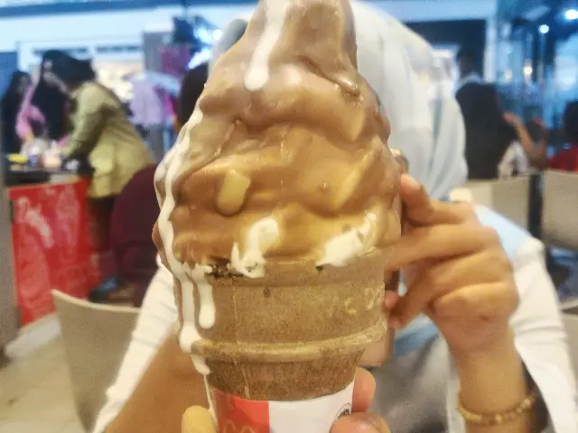 Gambar Makanan McDonald's Ice Cream 4