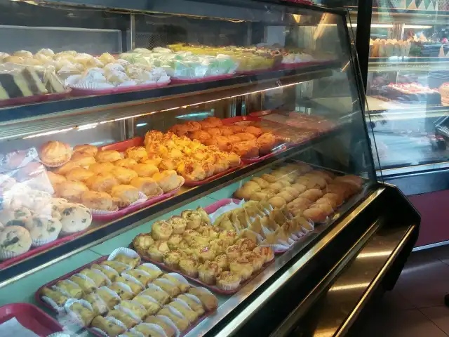 Gambar Makanan Regina Bakery Menteng 4