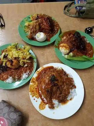 Iqbal's Restaurant Food Photo 1