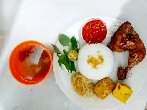 Ayam Bakar Pakde Mic, Kenji Kopitiam