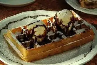 H2H Waffles Food Photo 1